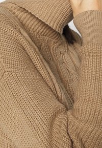 GAP Striktrøje - camel