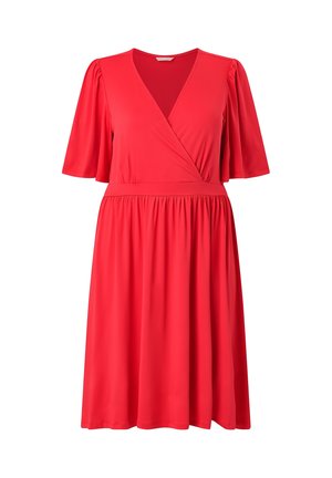 Rode jurk tot op de knie met V-hals, wikkelstijl bovenstuk, getailleerde taille en elbaanglange waaiermouwen.