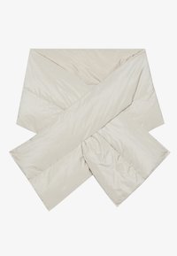 Sciarpa imbottita in un beige chiaro con una texture liscia e lucida. Presenta un design sovrapposto con un motivo trapuntato per maggiore calore.