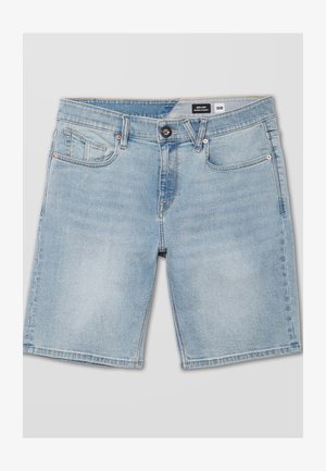 Lysblå denimshorts med lige snit, fem lommer og knaplukning. Stoffet har en blød tekstur med subtile falmning.