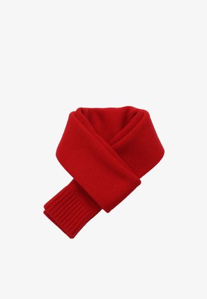 Rode gebreide sjaal met een gladde textuur, voorzien van ribbelige uiteinden en een gedraaide wikkeldesign. Gemaakt van zacht, warm materiaal.