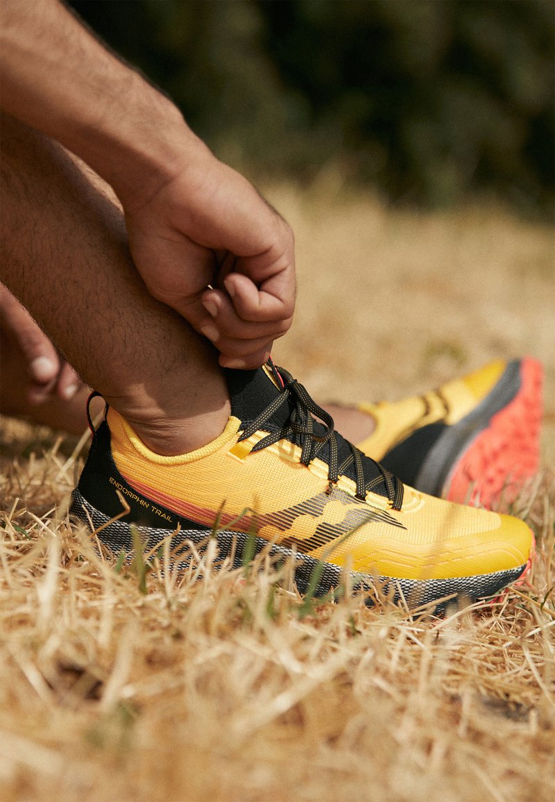 Saucony gold shoes Clearance