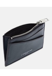 Kompaktowy granatowy skórzany portfel z zamkiem błyskawicznym, zewnętrznymi miejscami na karty i srebrnymi dodatkami. Gładka faktura z delikatnym połyskiem.