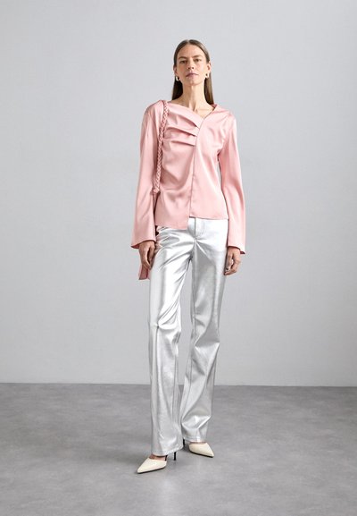 Stine Goya ASYMMETRICAL LONG SLEEVE - Blouse - rose tan