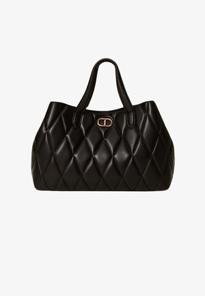 Borsa a tracolla in pelle nera trapuntata con motivo a diamante, doppi manici e dettaglio in metallo dorato sul davanti. Texture liscia.