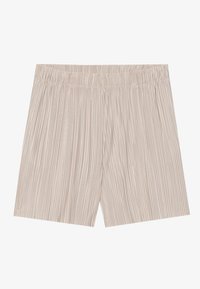 Bledě béžové skládací šortky s elastickým páskem. Tkanina má jemný lesk a vytváří vertikální pruhy po celém designu.