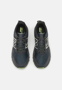 New Balance 410 V8 - Bě�žecké boty do terénu - black