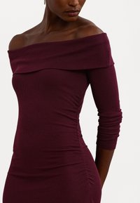 Lauren Ralph Lauren RIB KNIT OFF THE SHOULDER MIDI DRESS - Kasdienė suknelė - pinot noir