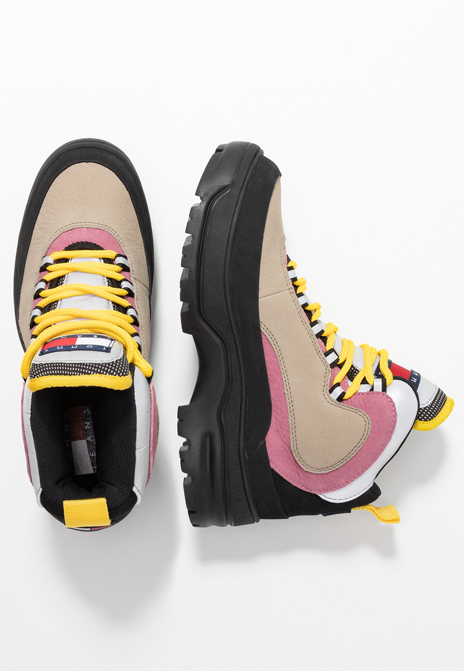 tommy jeans trekking from the archives