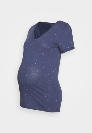 Granatowy t-shirt ciążowy z krótkimi rękawami i małym złotym wzorem w kropki, z dekoltem w serek.