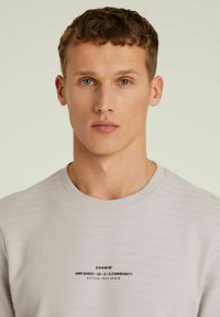 CHASIN' NORRIS - Marškinėliai su spaudiniu - light grey