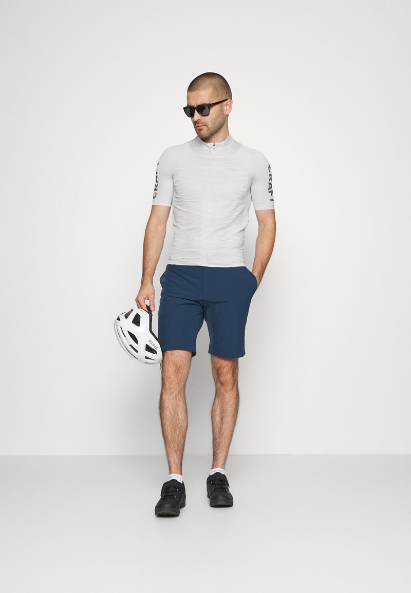 Herren Shirts | Vaude MENS CYCLIST SHORTS kurze Sporthose dark sea/blau - TB85753 Herren Shirts | Vaude MENS CYCLIST SHORTS kurze Sporthose dark sea/blau - TB85753