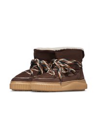 Stivali ankle in suede marrone con un morbido rivestimento bianco, suola spessa beige con scanalature e lacci a scacchi multicolore.