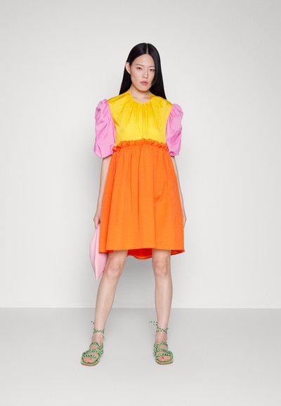 Brogger EXCLUSIVE ADA DRESS - Freizeitkleid - orange