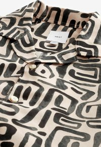 Next PRINTED SHORT SLEEVE WITH CUBAN COLLAR - Vapaa-ajan kauluspaita - black ecru