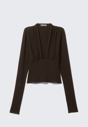 Brązowa bluzka z długim rękawem i dekoltem w serek, z marszczeniami na ramionach i dopasowaną talią. Wykonana z rozciągliwego materiału zapewniającego komfort.