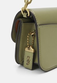 COACH LUXE REFINED IDOL BAG - Kézitáska - moss