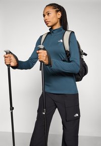 The North Face FLEX 1/4 ZIP TEE SLIM - Longsleeve - deep cypress