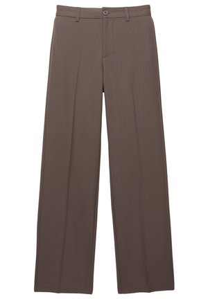 Braune, weit geschnittene Hose mit Knopf- und Reißverschluss, Gürtelschlaufen und Bügelfalten vorne.