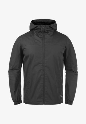 Sort hættetrøje med fuld lynlås, lavet af letvægtsmateriale. Har elastiske ærmer og en glat tekstur, uden synlige mønstre.