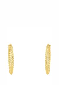 Guldvriden snördesign på hoopörhängen med gångjärnslås, visade mot en vit bakgrund.