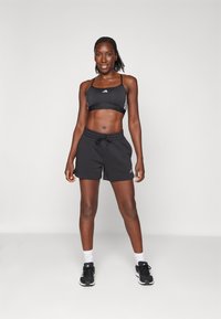 adidas Sportswear ESSENTIALS SMALL LOGO SHORTS - Sportiniai šortai - black