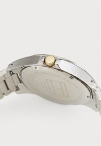 Tommy Hilfiger BRUCE - Reloj - silver-coloured/gold-coloured/green