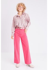 Cache Cache MIT HOHER TAILLE - Jeansy Dzwony