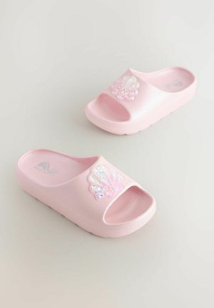 Rosa plasttofflor med öppen tå-design, med en glänsande, iriserande snäcka som detalj på ovansidan. Slät yta och stadig sula.