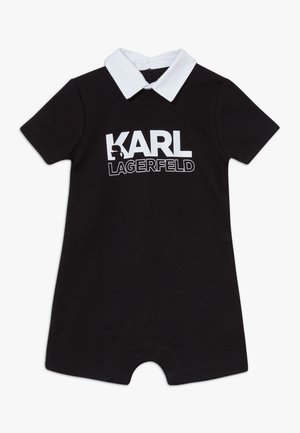 Schwarzer Overall mit kurzen Ärmeln und weißem Kragen. Enthält ein großes Logodesign mit der Aufschrift "KARL LAGERFELD" in Weiß. Weiches Baumwollmaterial.
