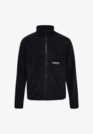 Schwarze Fleecejacke mit hohem Kragen, durchgehendem Reißverschluss, zwei seitlichen Taschen und kleinem Logo auf der Brust. Weicher Stoff und lässiges Design.