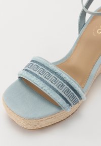 Thumbnail Image 6