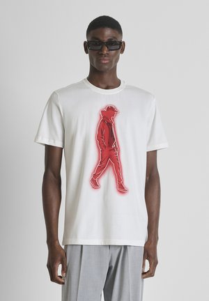REGULAR FIT IN  WITH RUBBER INJECTION AND PHOTOGRAPHIC   PRINT - T-shirt con stampa - white