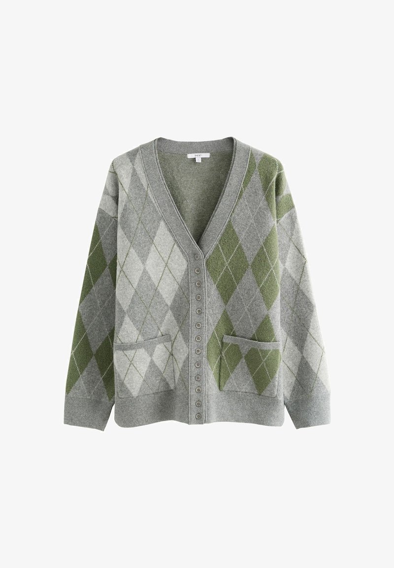 Grå cardigan med et argyle-mønster i grønne og grå toner, V-hals, knap-front og to frampocket. Blød striktekstur.