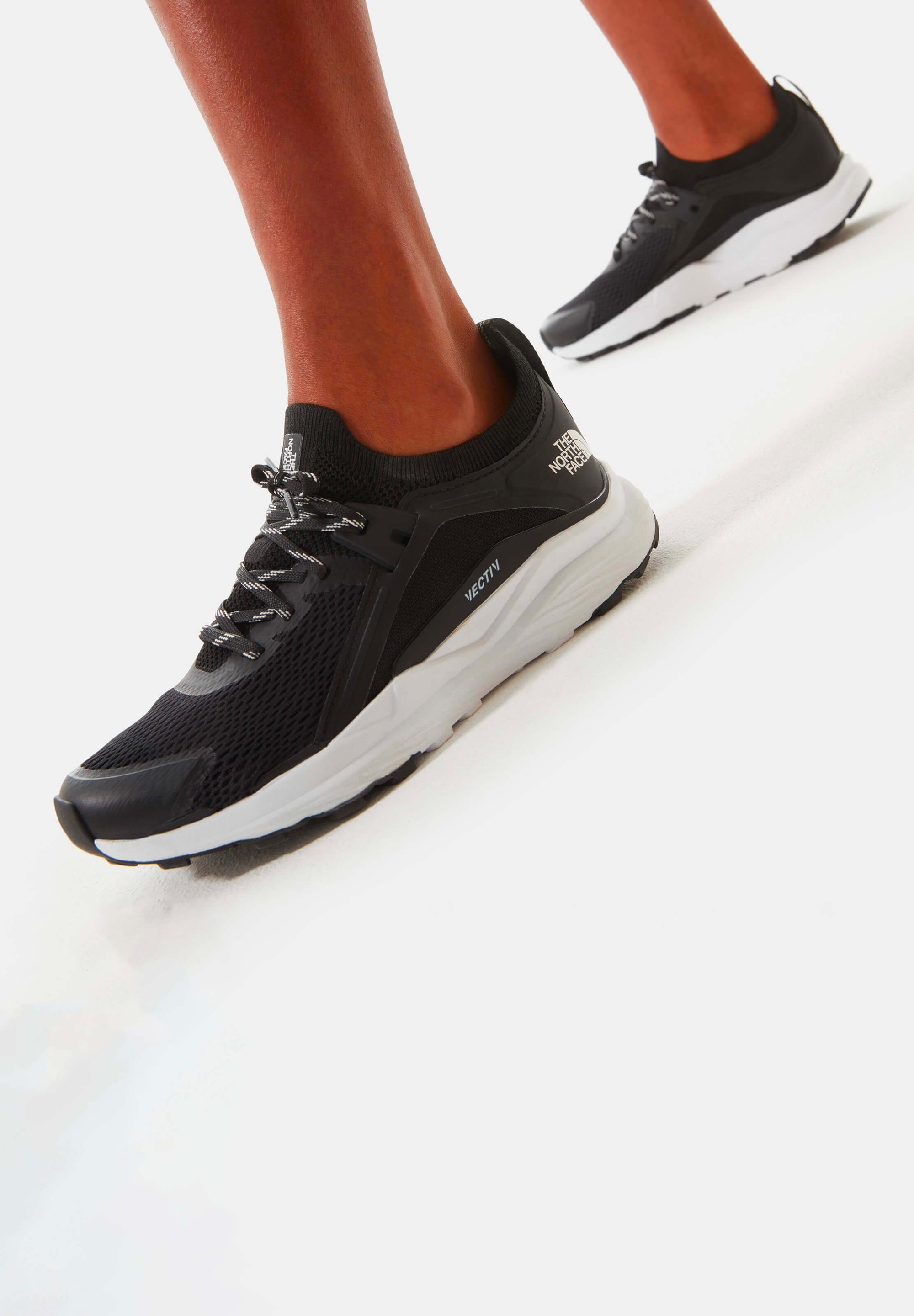 The North Face VECTIV HYPNUM - Hiking shoes - TNF Black-TNF White/black -  Zalando.de
