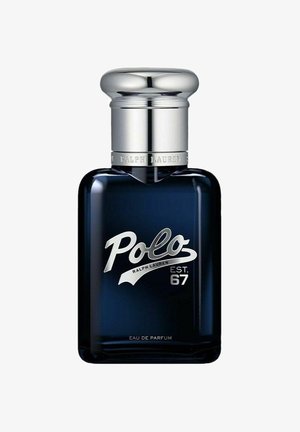Mørkeblå rektangulær glas parfumeflaske med en sølvhætte. Har "Polo" og "Ralph Lauren EST. 67" label. Angivet som Eau de parfum.