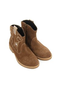 Stivaletti alla caviglia in suede marrone con zip, caratterizzati da cuciture decorative e un accento in pelle liscia sul tacco. Ampie aperture per un facile indossamento.