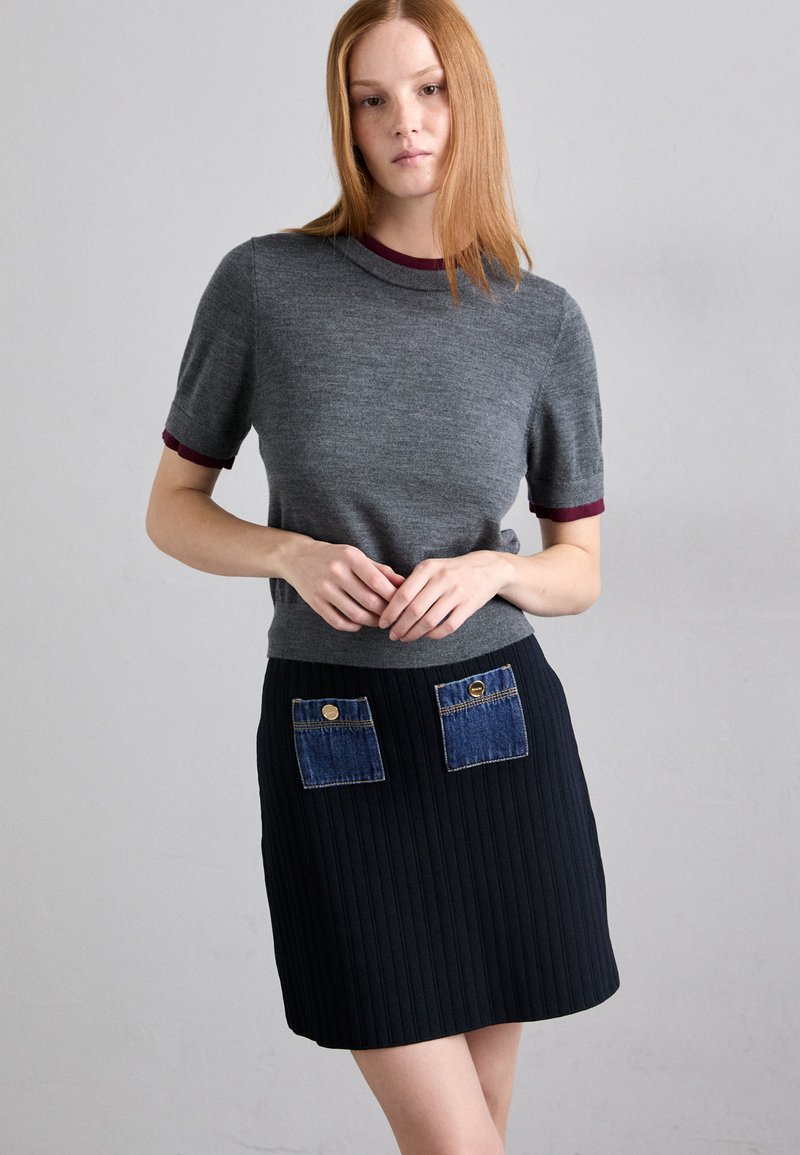 T-shirt Dentelle Noir Sandro Taille 36 - Occasion Très Bon état - Manches Courtes - Style Basique Féminin