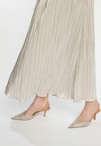 Soft Rebels SRNEVAEH - Maxi szoknya - silver plissé