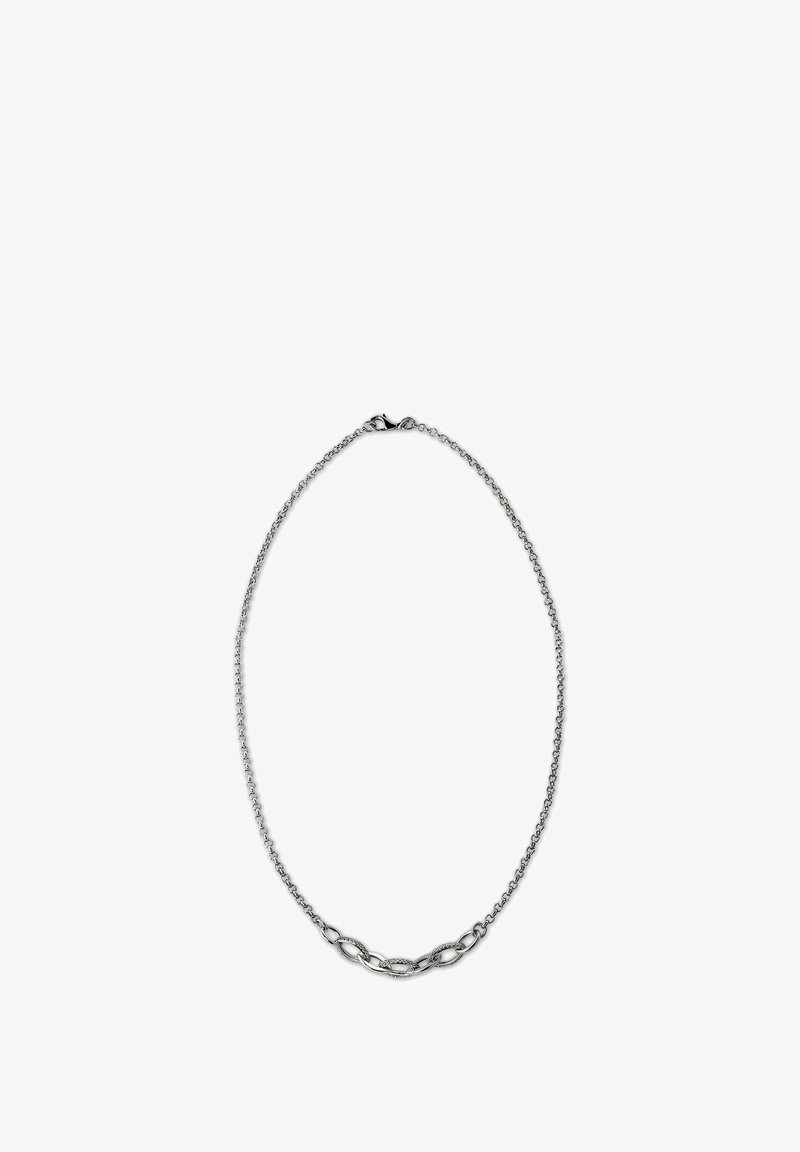 Collier en argent avec des maillons ovales texturés centré sur une fine chaîne câblée, doté d'une fermeture à mousqueton.