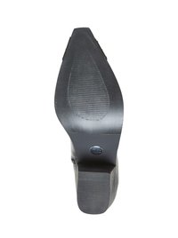 Suela de zapato negro de tacón alto con un patrón texturizado y punta redondeada. El tacón es de forma bloque con un acabado suave y un logotipo visible.
