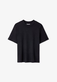 Unselected, black