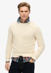 - Sweter