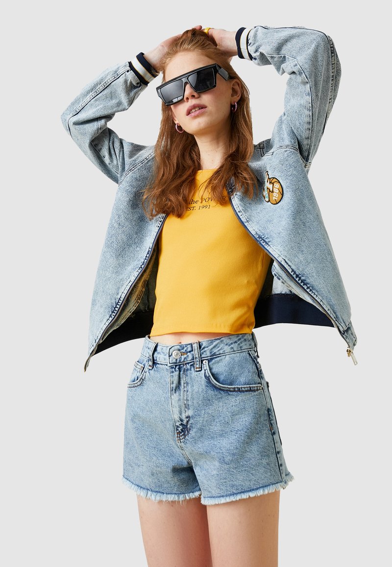 Koton Jeansshort lichtblauw Koton Jeansshort lichtblauw