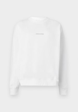 Valge sviiter, millel on ümmargune kaelus ja pikad varrukad. Ees on peegeldav logo "PEGADOR" minimalistlikus disainis.