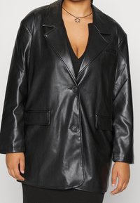 Vero Moda Curve Talvitakki - black
