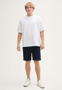 TOM TAILOR DENIM REGULAR MIT GUMMIBUND - Farmer rövidnadrágok - sky captain blue