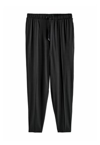 Schwarze, leichte, dehnbare Hosen mit einem Kordelzugbund. Schmal zulaufende Beine und glatte Stofftextur, die für Komfort und Bewegungsfreiheit sorgt.