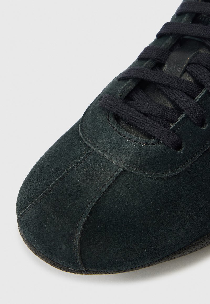 adidas gazelle silver green womens adidas Campus 00s Grey White