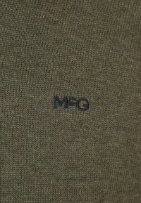 Thumbnail Image 4